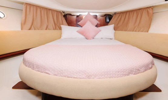 Jeannea Prestige 32ft | AED600/Hour